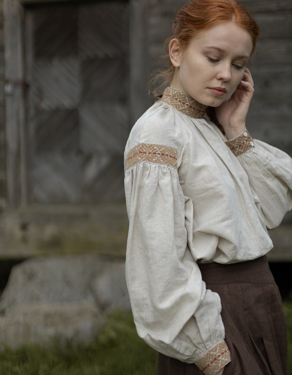 Blouse 'Vasylia' en lin brodé marron