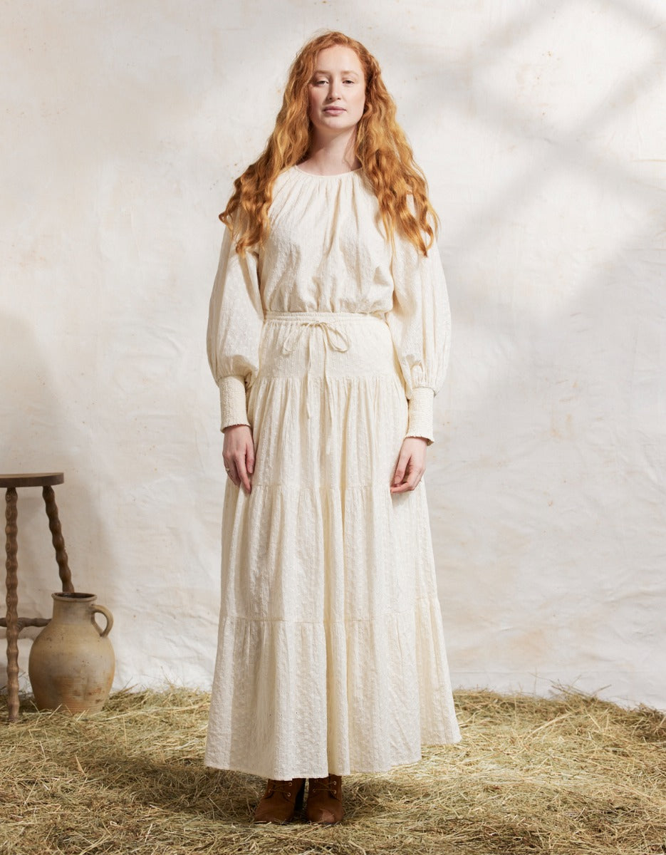 Jupe longue 'Velga' en cotton brodé crème