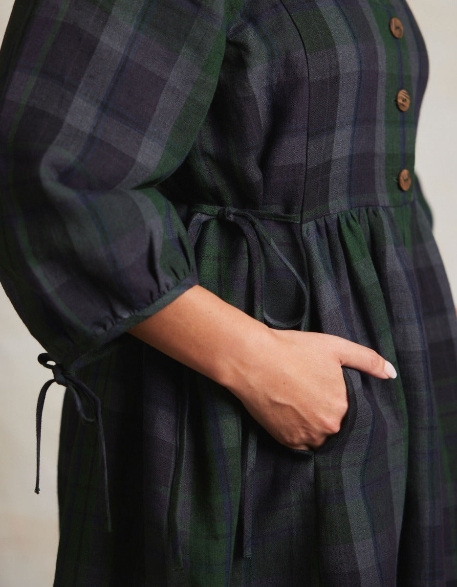 astr the label gaia midi dress in hunter green Gaia Metallic Midi Dress main image 0