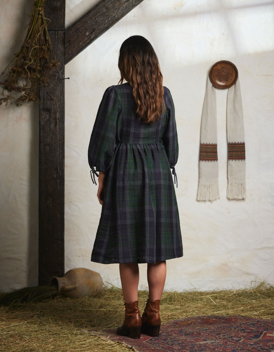 Vera green Tartan Linen Dress with 3/4 sleeves Vera green Tartan Linen Dress with 3/4 sleeves