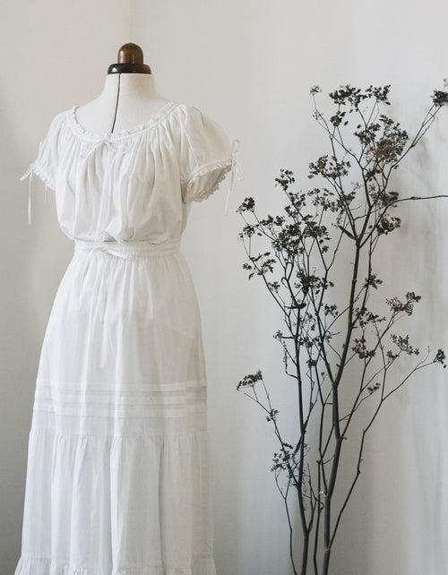 "Cosima" white top with short sleeves