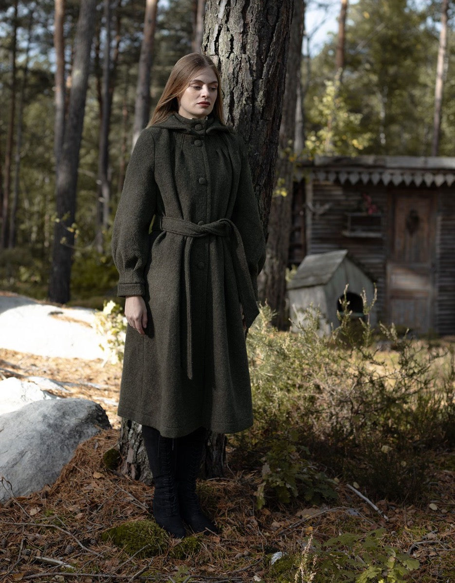 ”Aneta” maxi coat in moss green pure wool