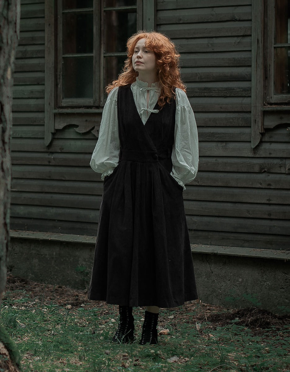 Robe-chasuble 'Yana' en velours côtelé noire