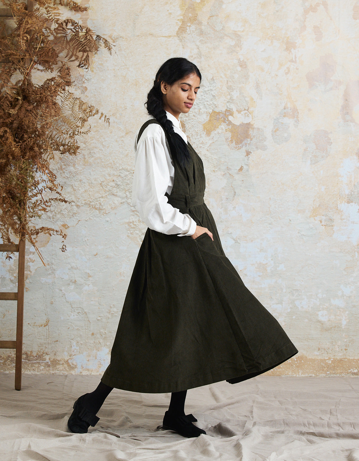 Yana Corduroy jumper Dress Black