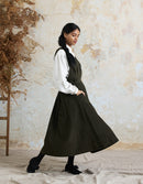 Robe-chasuble 'Yana' en velours côtelé vert mousse