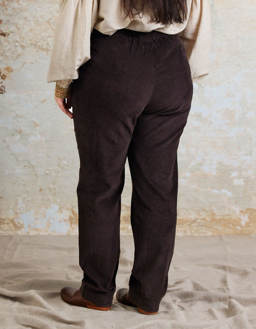 Pantalon 'Yana' en velours côtelé châtaigne