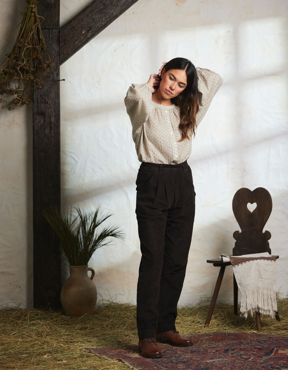 Pantalon 'Yana' en velours côtelé noir
