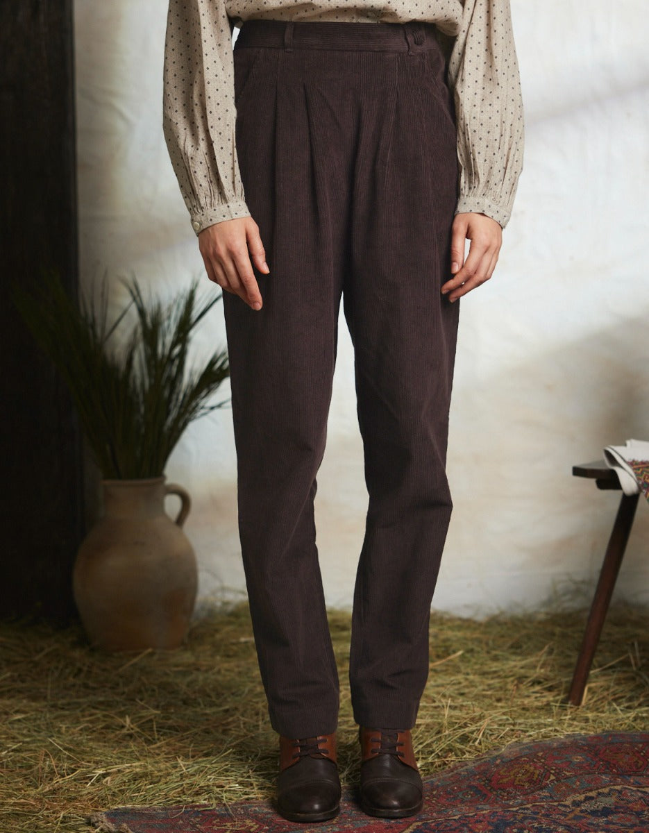 Pantalon 'Yana' en velours côtelé châtaigne