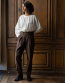 Pantalon 'Yana' en velours côtelé châtaigne