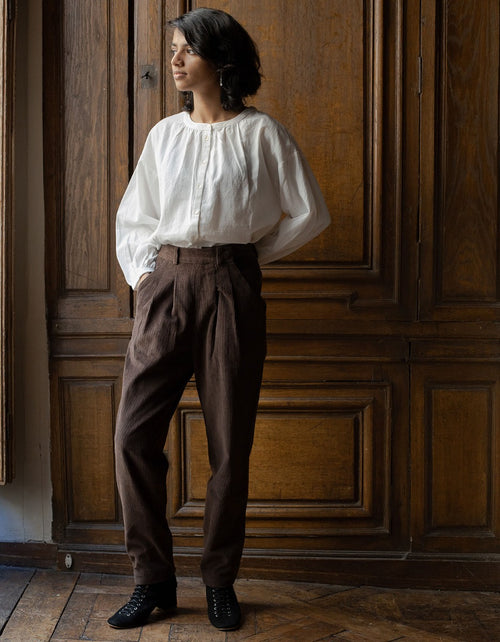 Pantalon 'Yana' en velours côtelé châtaigne