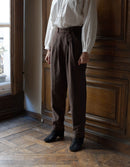 Pantalon 'Yana' en velours côtelé châtaigne