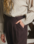 Pantalon 'Yana' en velours côtelé châtaigne