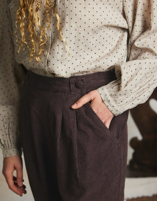 Pantalon 'Yana' en velours côtelé châtaigne