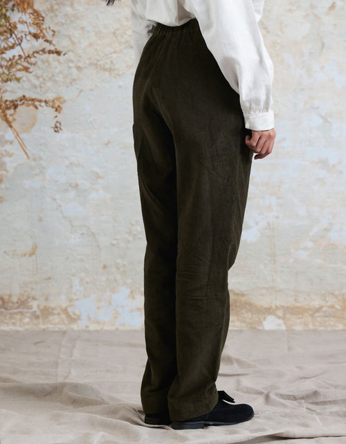 "Yana" corduroy pants moss green