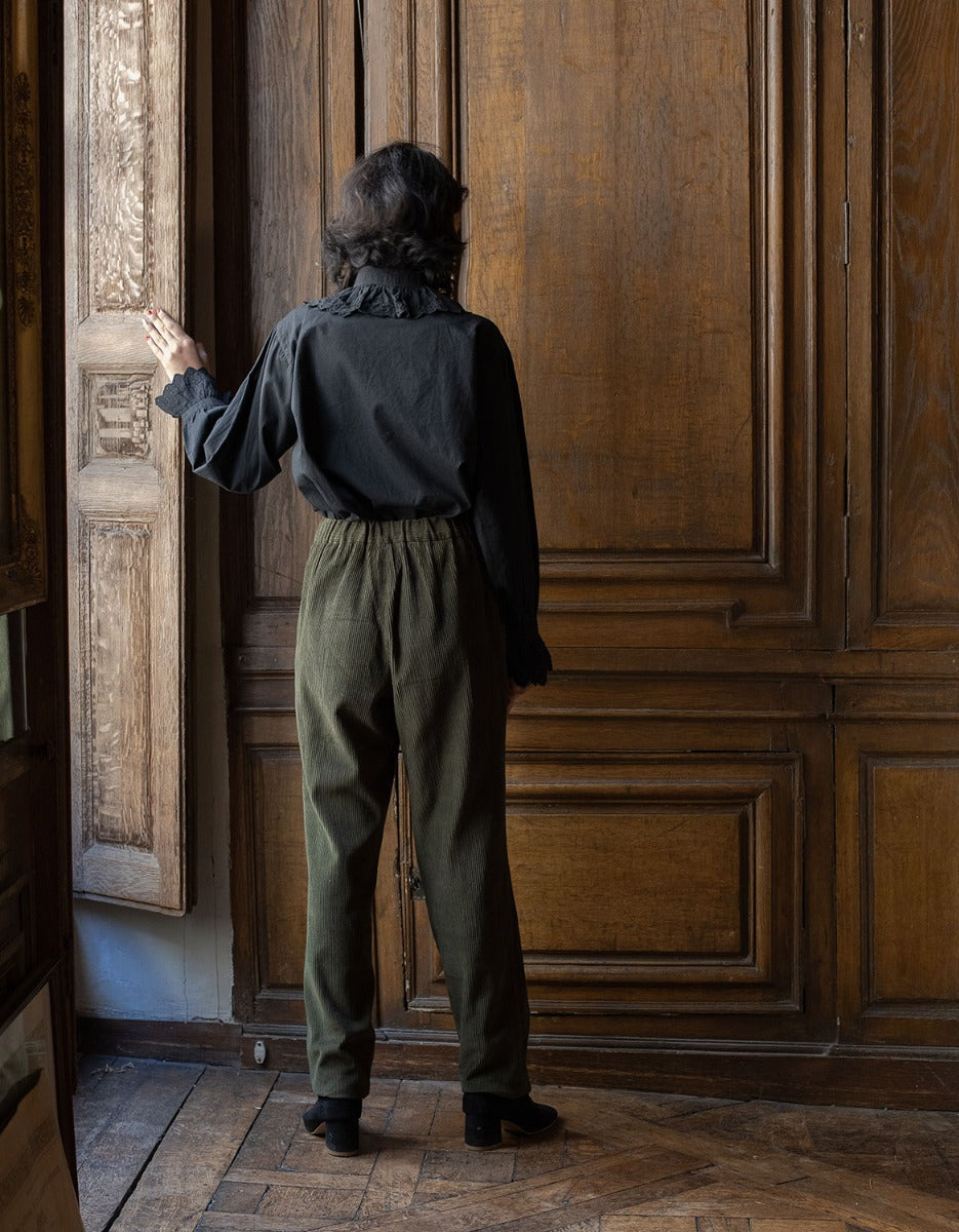 "Yana" corduroy pants moss green