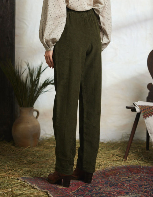 "Yana" corduroy pants moss green