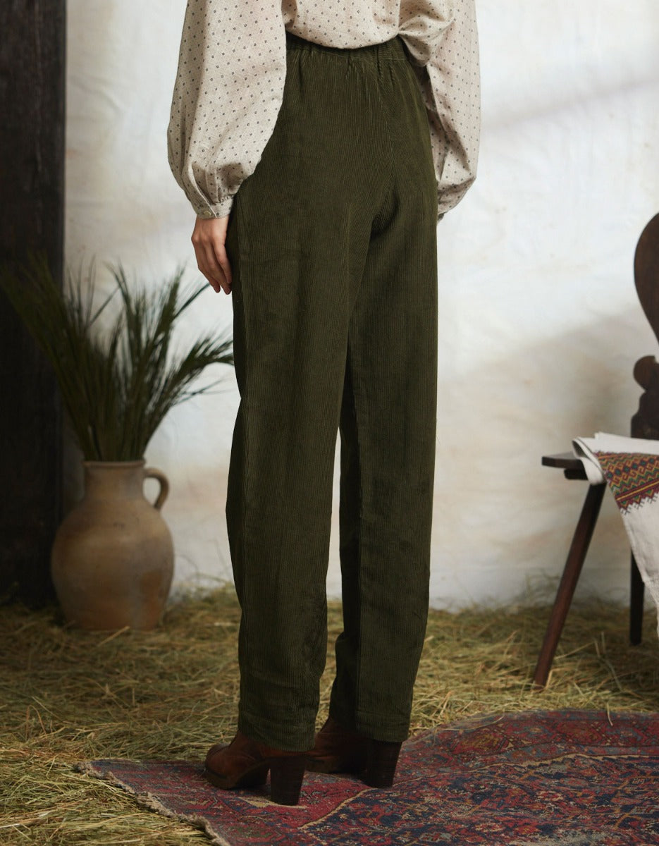 "Yana" corduroy pants moss green