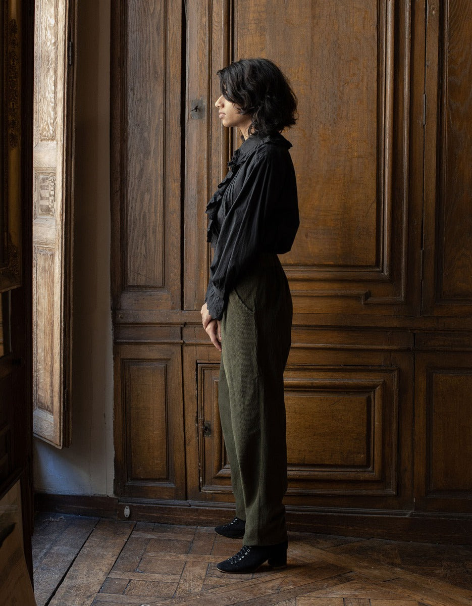 "Yana" corduroy pants moss green