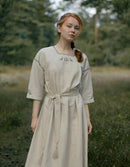 Robe 'Zlata' en lin brodé mousse