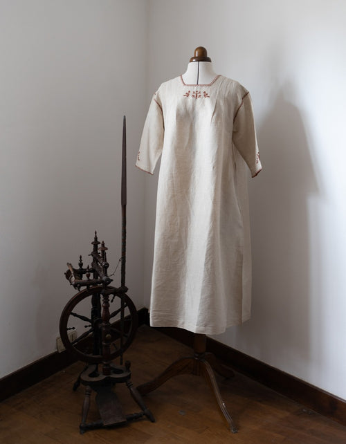 "Zlata" linen dress with tile embroideries