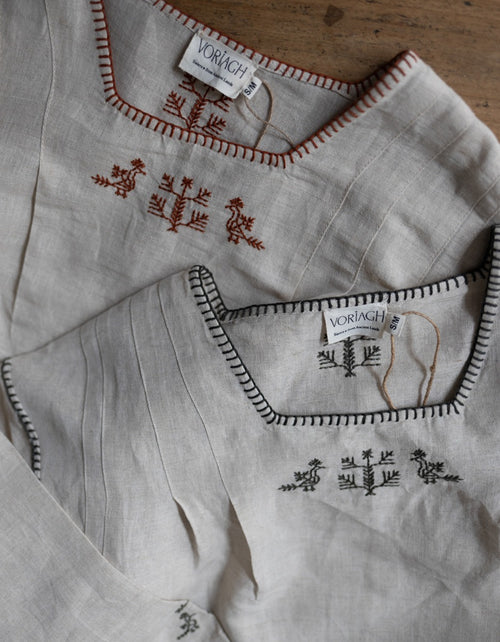 Robe 'Zlata' en lin brodé mousse